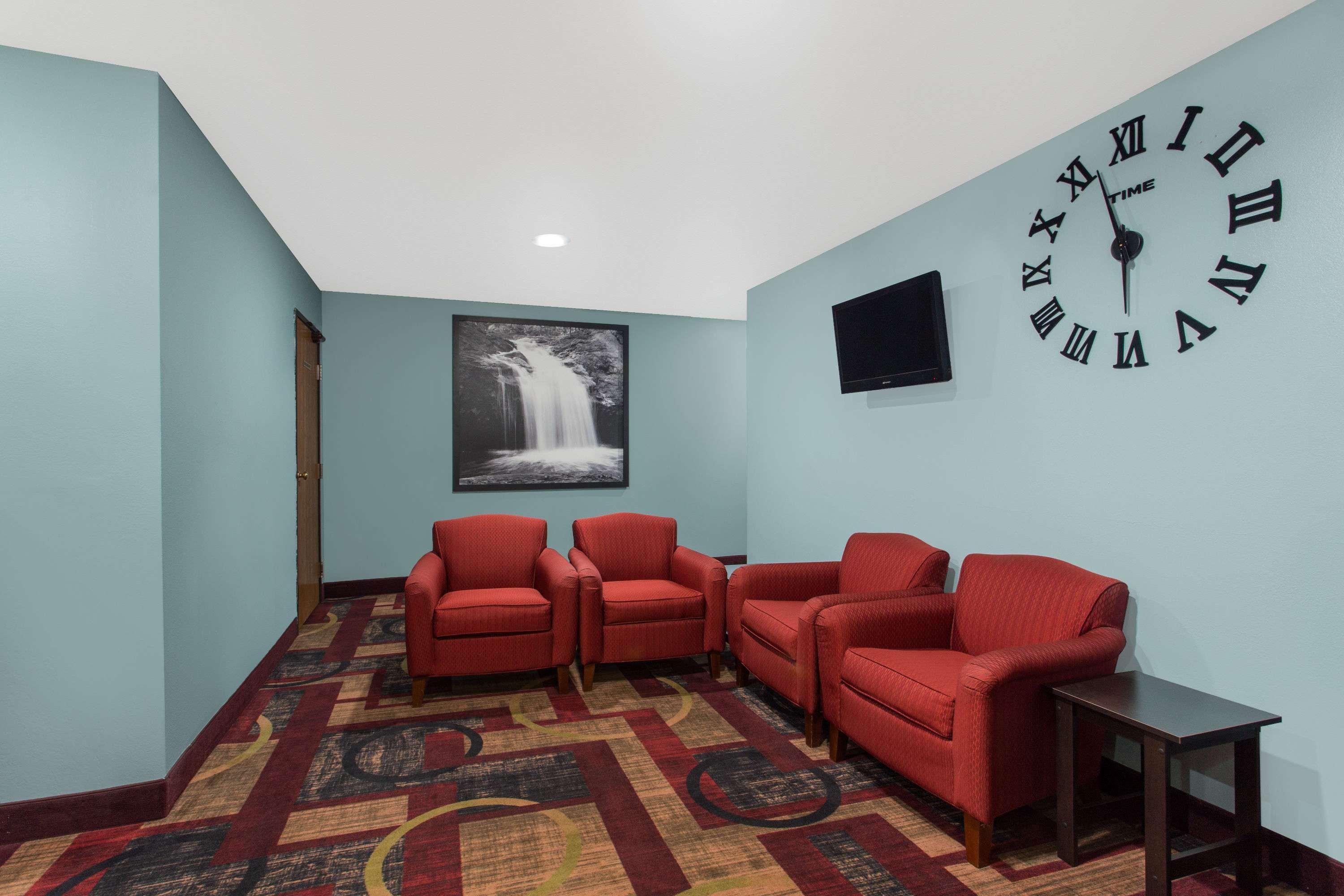 Super 8 by Wyndham Eau Claire I-94 Motel Bagian luar foto
